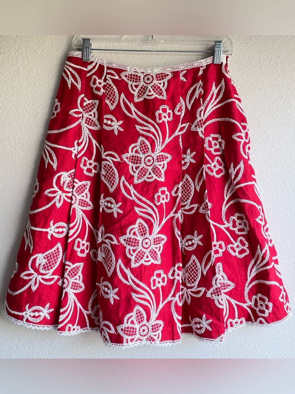 VTG 100% Linen Red/White Embroidered A-line Skirt Sz 8 Pleated Lined Made in USA